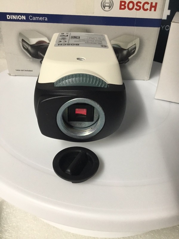 Bosch VBC-4075-C21 Security Color Camera W/ Ultra Resolution 720TVL 3.5-8mm NEW! gallery