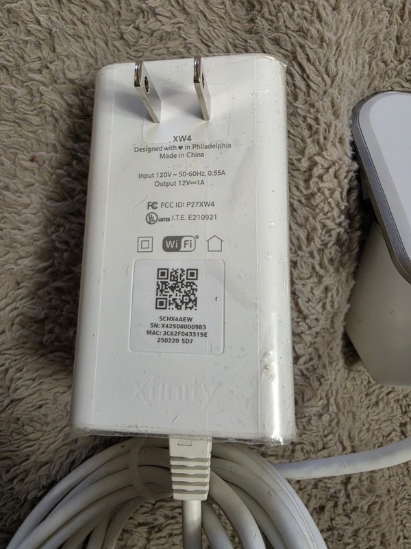 Xfinity XCAM2 SCHC2AEW HD Indoor Outdoor Security Camera w/ XW4 Power Adapter gallery