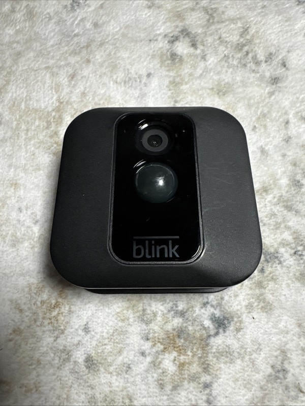 Blink BCM00600U (Wireless) (Indoor/Outdoor) Home Security Camera System