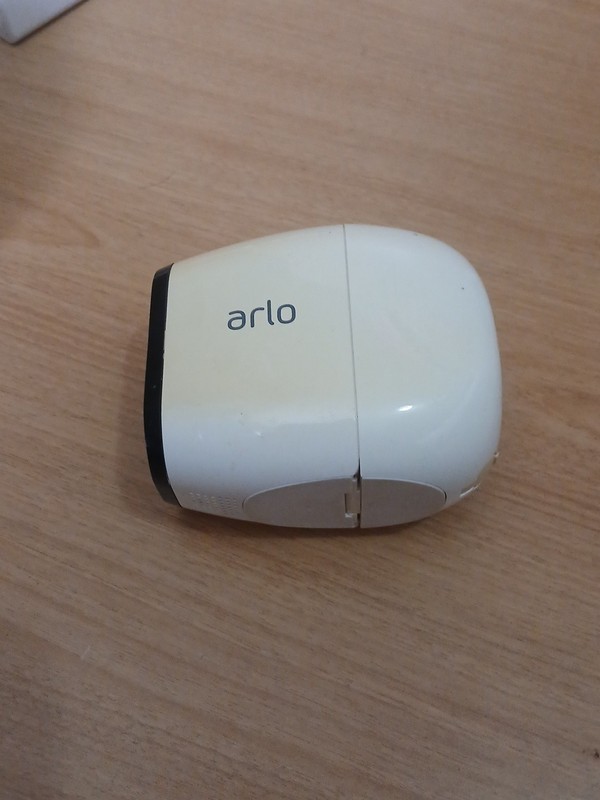 Netgear Arlo Pro VMC4030 1080p HD Wireless Cameras W/ Battery & Mounts- TESTED gallery