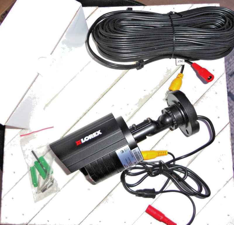 NEW – Lorex Outdoor IR Bullet Camera MC6945 w/ BNC Cable & Night Vision – Nice
