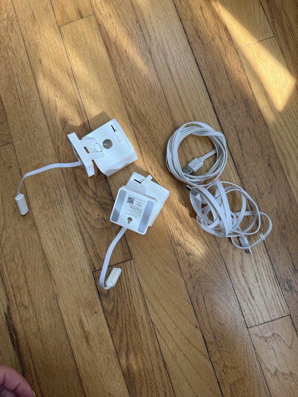 Wyze Cam v3 2-Pack White Wi-Fi Surveillance / Dog Cameras gallery