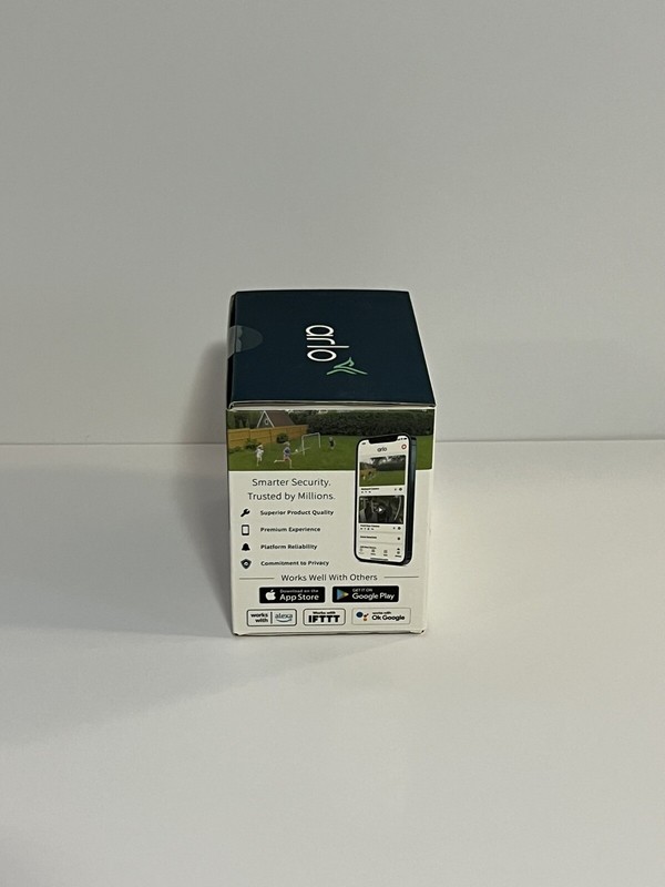 ARLO Essential XL Spotlight Camera, Wire-Free Outdoor Security Camera VMC2032 gallery