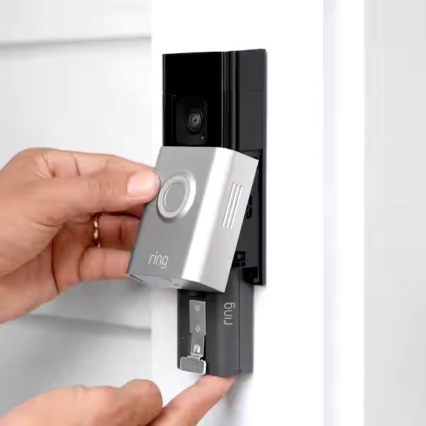 Ring Essential Security Set Battery Doorbell Plus + Indoor Cam 1080p Wi-Fi gallery