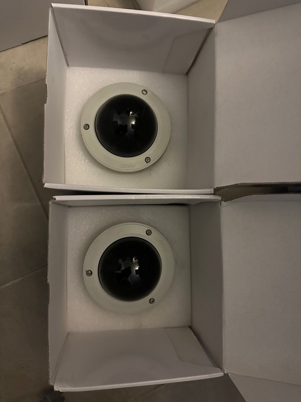 Lot of 2 Pelco Weather resistant surveillance security camera ICS110-CDV-39A