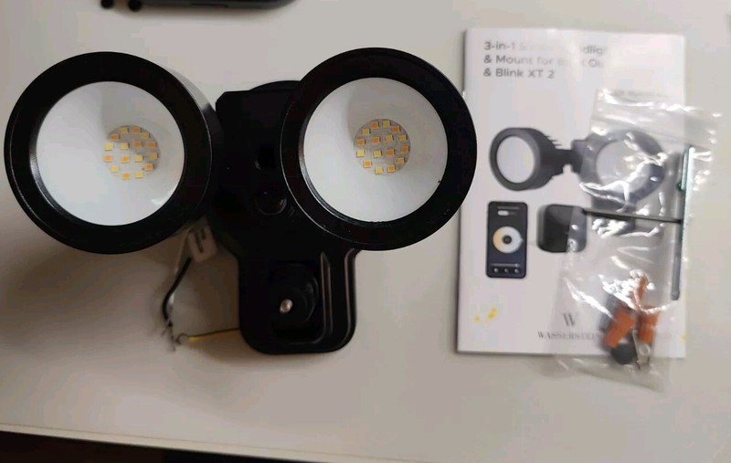 Wasserstein 3-in-1 Remote Floodlight, Charger and Mount for Blink Outdoor & XT2 gallery