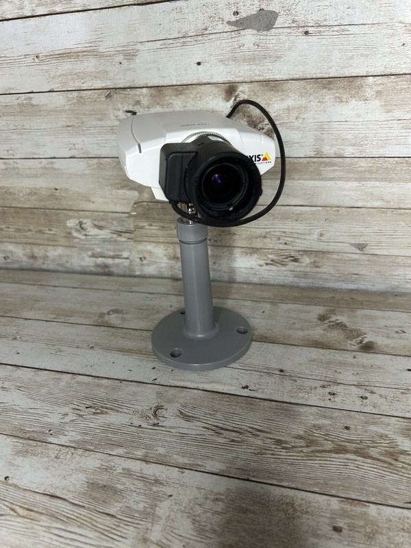 Axis 211 Network Security Camera (0198-001-06) POE Capable with Mount See Photos gallery