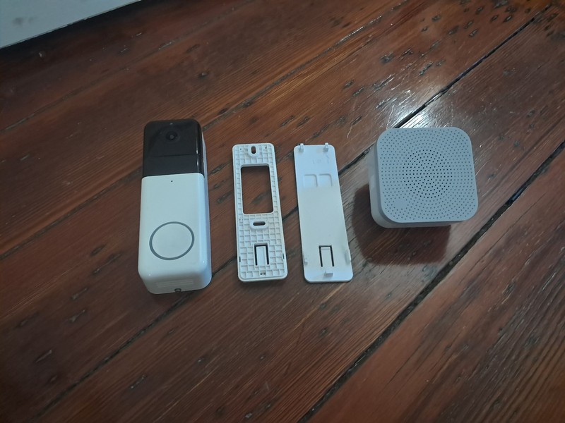 Wyze Lot: Video Doorbell Cam Pro, 3 Cam Pan Cameras, 2 Indr Plug, 1 Outdoor plug