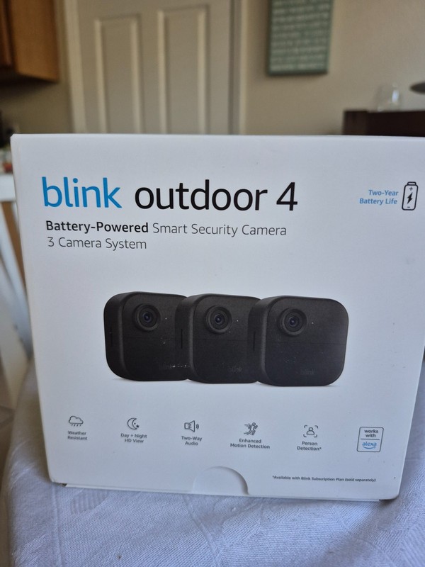 Blink Outdoor 4 1080p Wi-Fi Outdoor 3-Camera Security System – Black