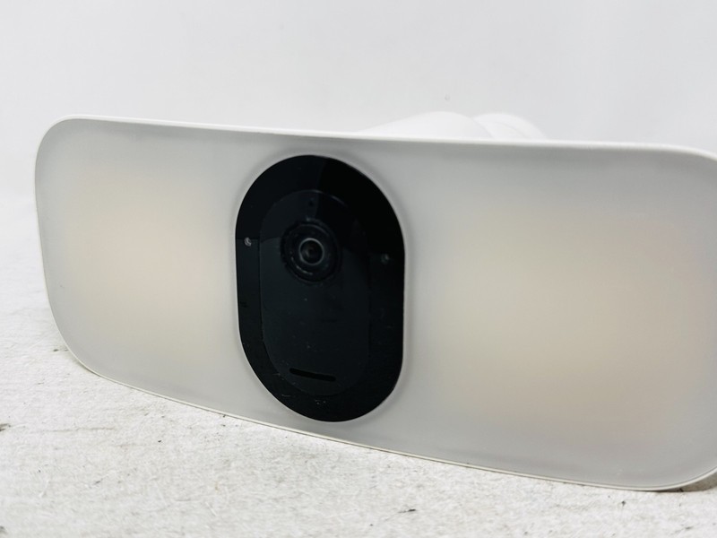 Arlo Pro 3 Floodlight Wire-Free 2K Camera FB1001 - White, No Battery gallery
