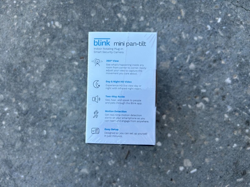 Blink Mini Pan-Tilt Camera - White gallery