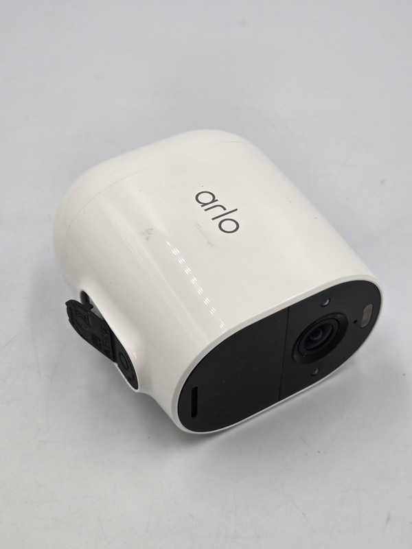 No Power Arlo Essential VMC2030 Spotlight Single Wireless Indoor/Outdoor Camera