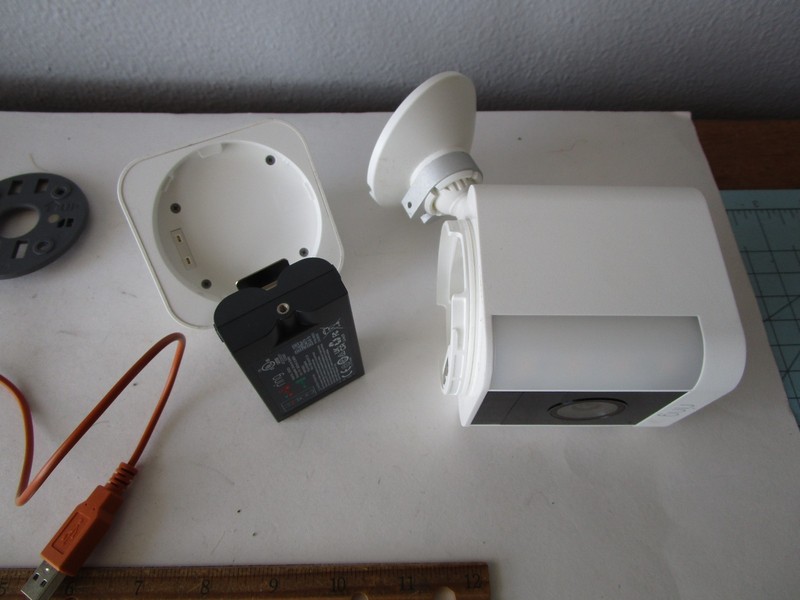 Ring Spotlight Cam Wireless Battery HD Security Camera White W/ Battery +Charger gallery