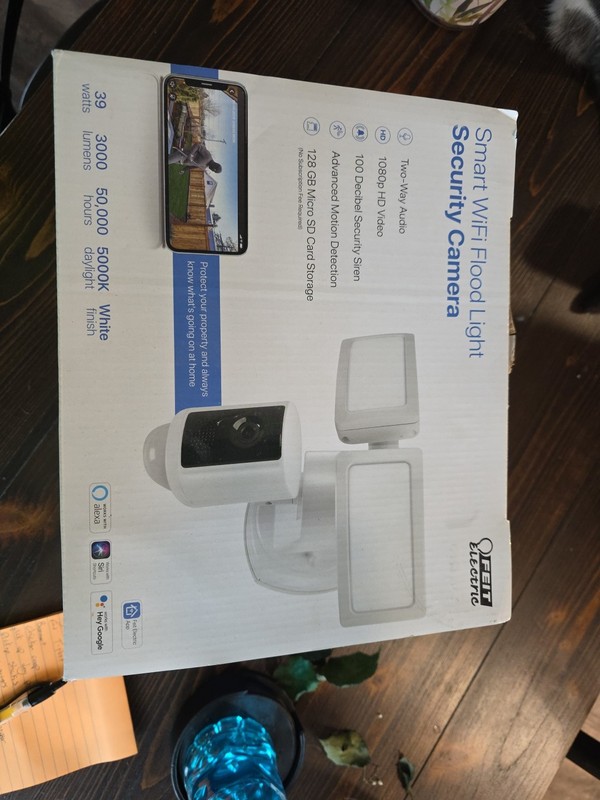 Smart WiFi Flood Light Security Camera