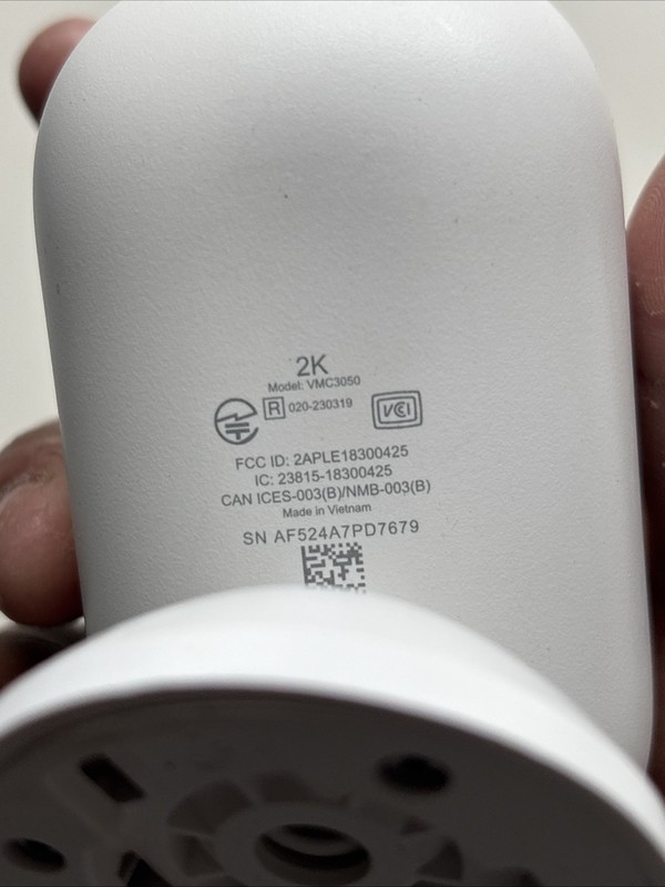 Arlo Essential (2nd Generation) VMC3050 2K Outdoor Camera gallery