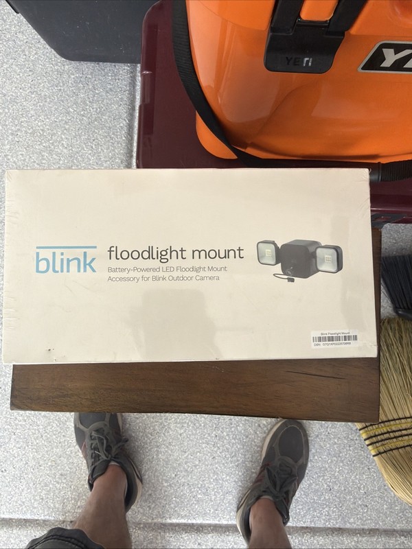 Blink - Floodlight Mount Accessory for Outdoor Camera Black with Micro USB, NEW gallery