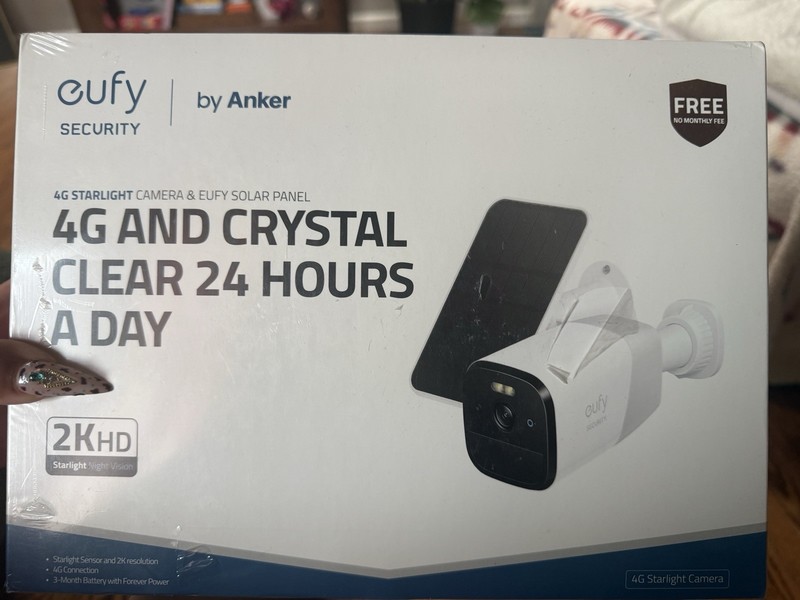 eufy Security 4G Starlight Camera 2K LTE + Solar Panel Color Night Vision