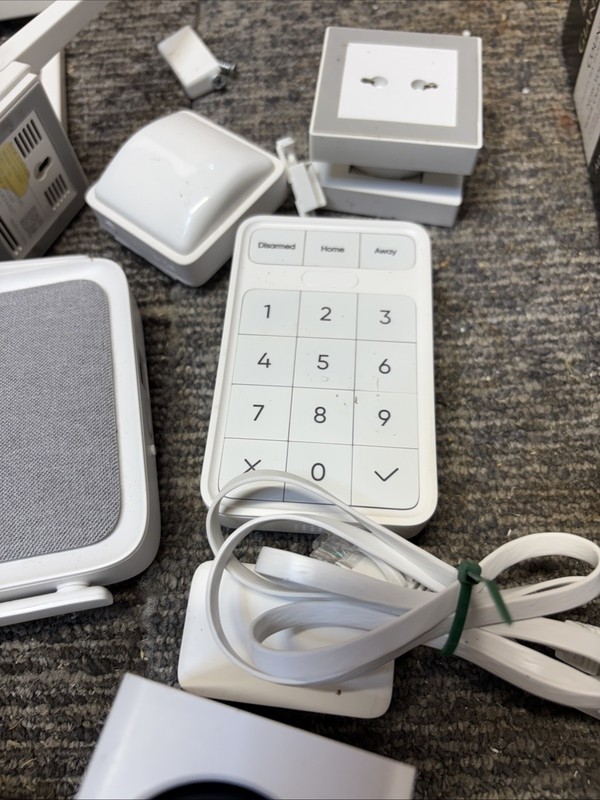 GOOD WYZE SECURITY CAMERA SET 2 WVOD1 CAM PAN BASE STATION KEYPAD SPEAKER gallery