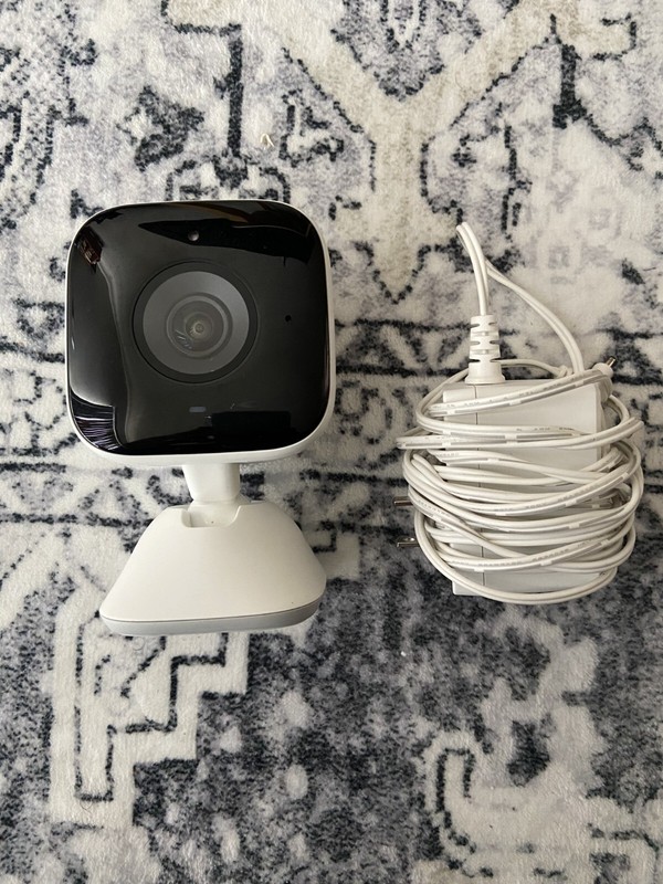 Xfinity Xcam3 Indoor Security Camera in White - Pre-Owned Barely Used gallery