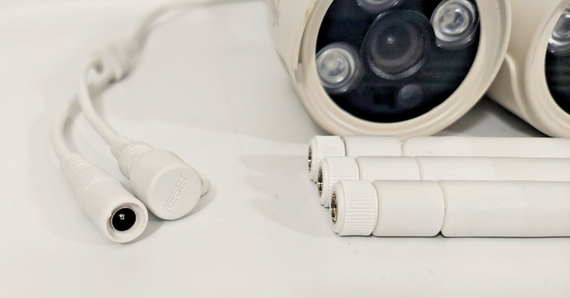 Hiseeu Wireless Security Camera System 1TB HDD 3 Cameras- White gallery