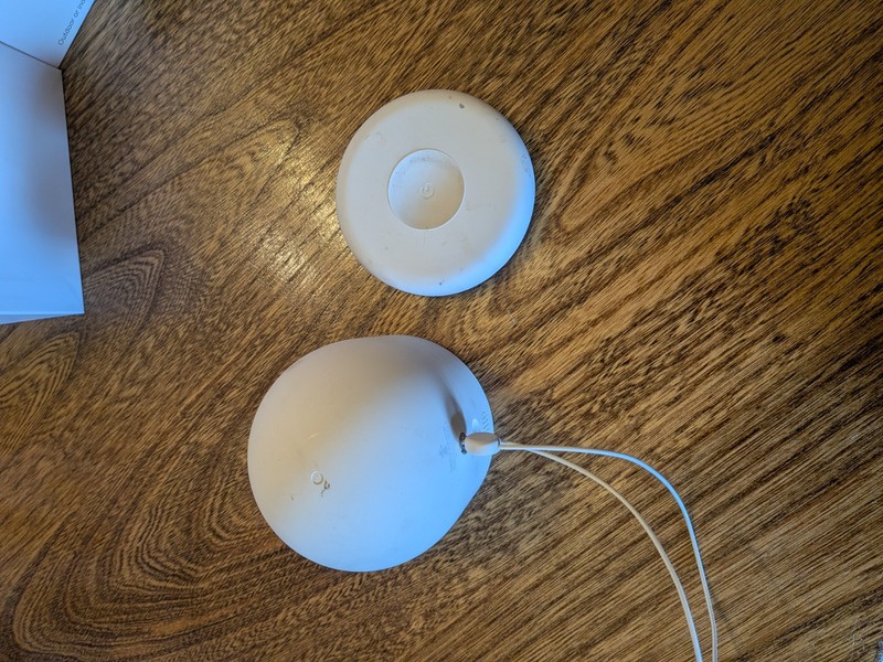 Google Nest Cam Indoor/Outdoor Camera - Snow, Pack of 1 (MISSING MOUNT BRACKET) gallery