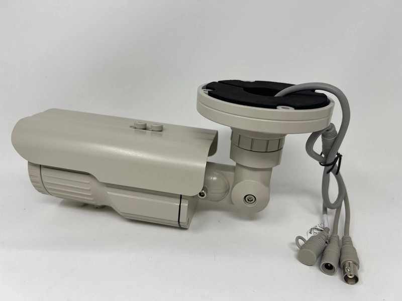 4/5MP 4-in-1 IR 2.8-12mm Manual Varifocal Bullet Camera waterproof housing gallery