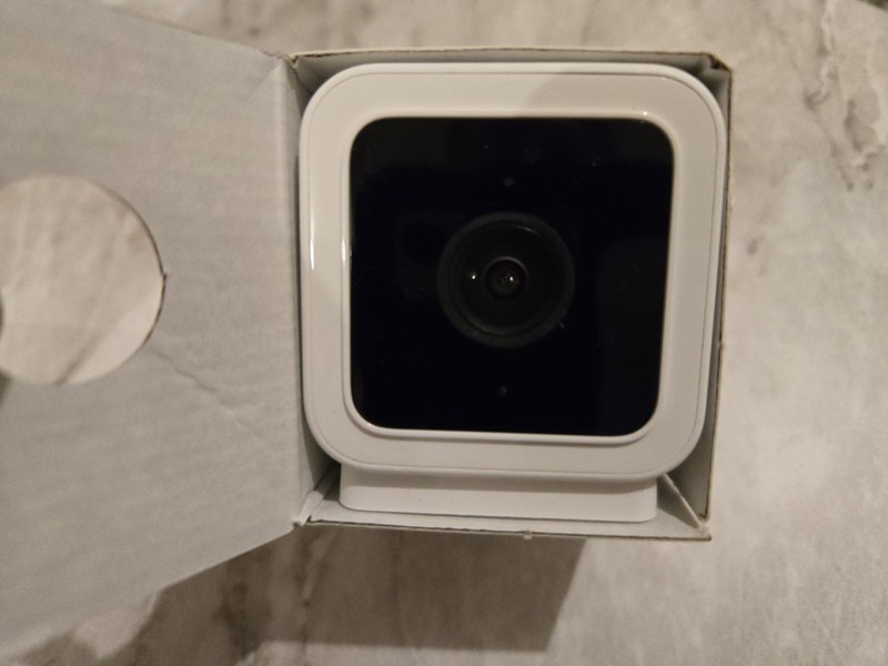 Roku Outdoor Wired Camera SE With 12.5FT Power Adapter Security Camera CW2005 gallery