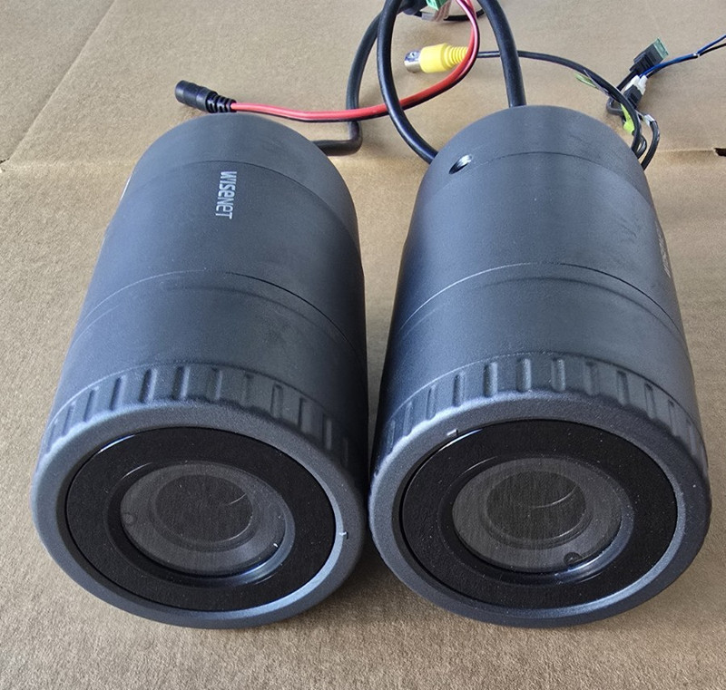 Lot of 2 Hanwha Techwin Wisenet SCO-6083R Network Bullet Camera