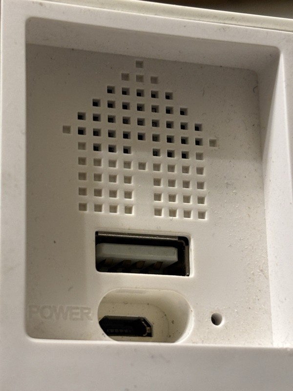 WYZE Cam Outdoor V2 Add-On Camera White W/stand gallery