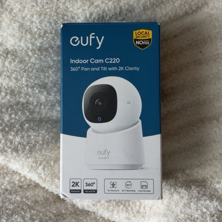 eufy Indoor Cam C220 2K Pan/Tilt Wi-Fi IP Indoor Surveillance Camera White