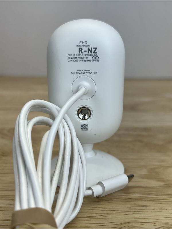 Arlo Essential Wireless Indoor 2K Security Camera (2nd Gen) 1 Pack-White gallery