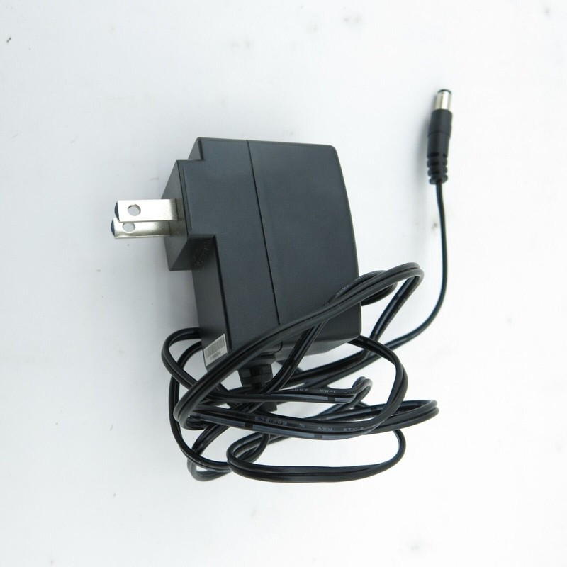 Honeywell Wireless Outside Surveillance Security Pan Camera IPCAM-PT Powers On gallery
