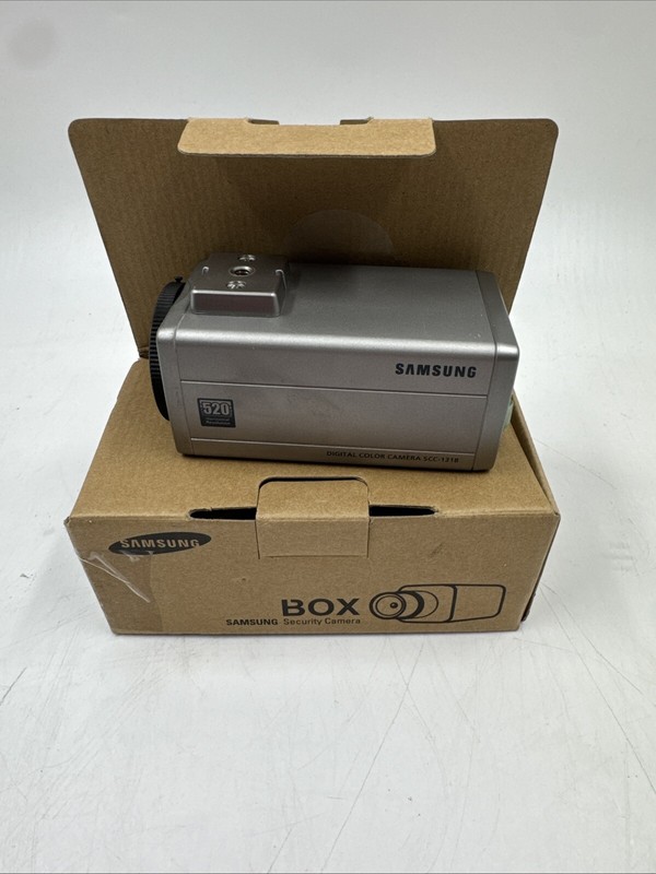 SAMSUNG SCC-131B Digital Color 520 Horizontal Resolution 24V 3W Security Camera