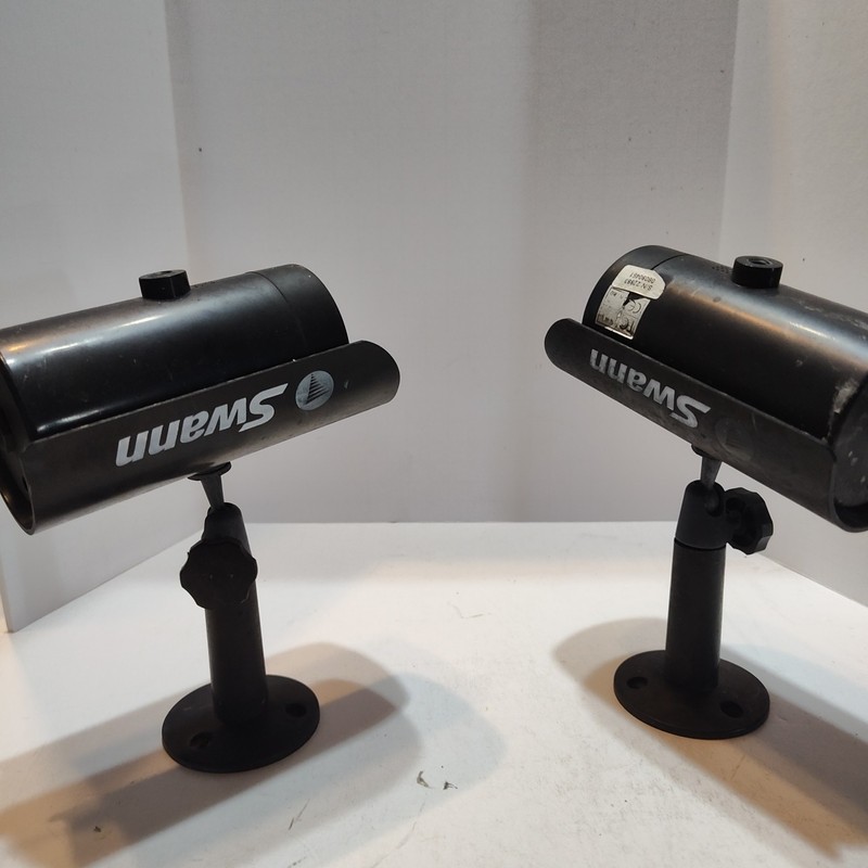 2 Used Swann Security Cameras CCTV PN SW212-mxl Untested gallery