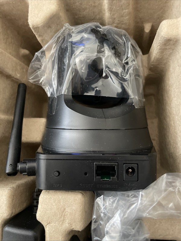 D-Link DCS-5009L Wi-Fi Wireless Pan/Tilt Security Camera w/ Night Vision New gallery