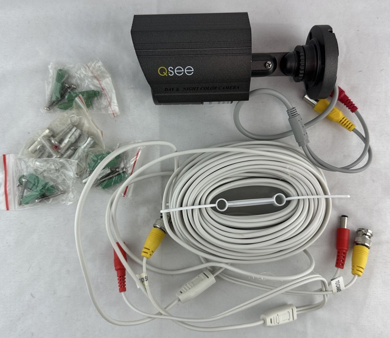 Q-See QM6008B Weatherproof Bullet 600TVL CCTV Camera 100ft Night Vision