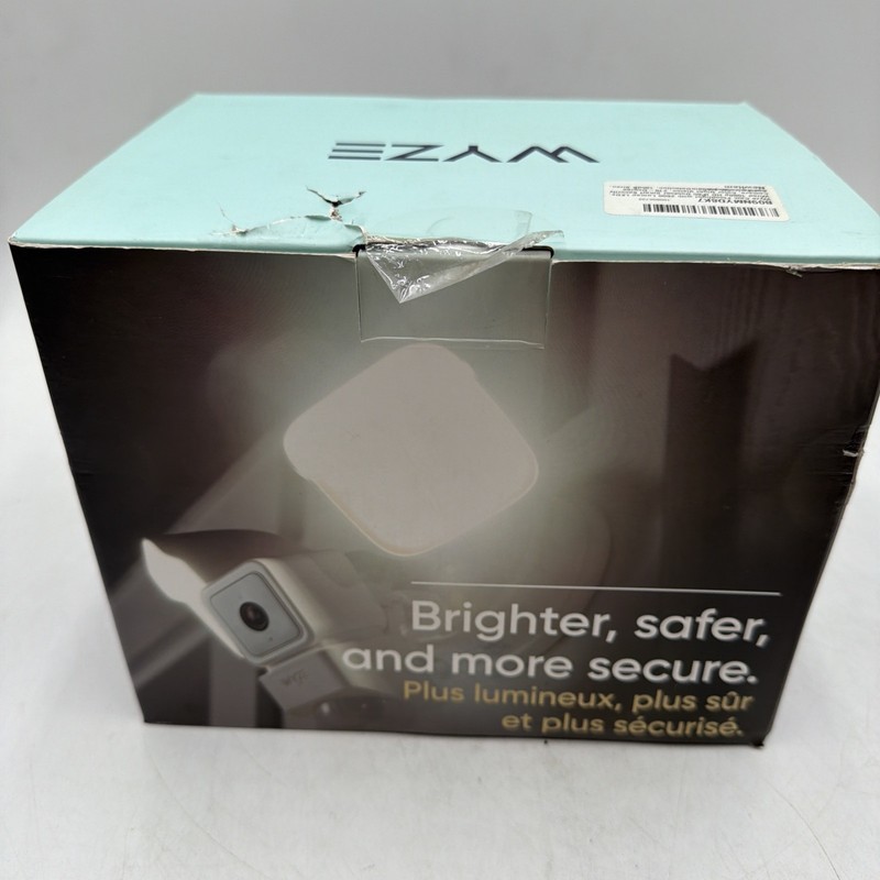 Wyze Cam Floodlight v3 1080p HD IP65 WiFi Smart Cam 2600 Lumen Motion-Activated gallery