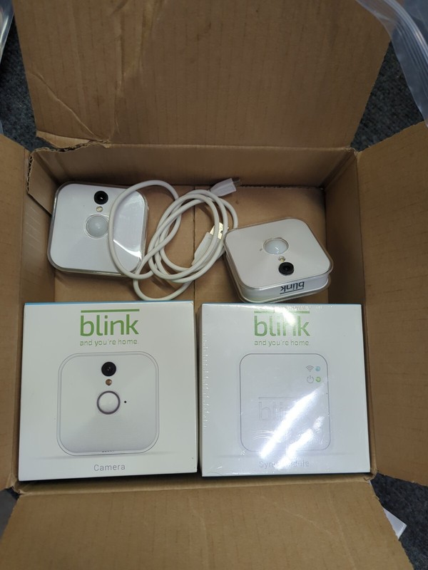 (3) Blink BCM00100U Wireless Security Cameras + (1) BSM00200U Sync Module White
