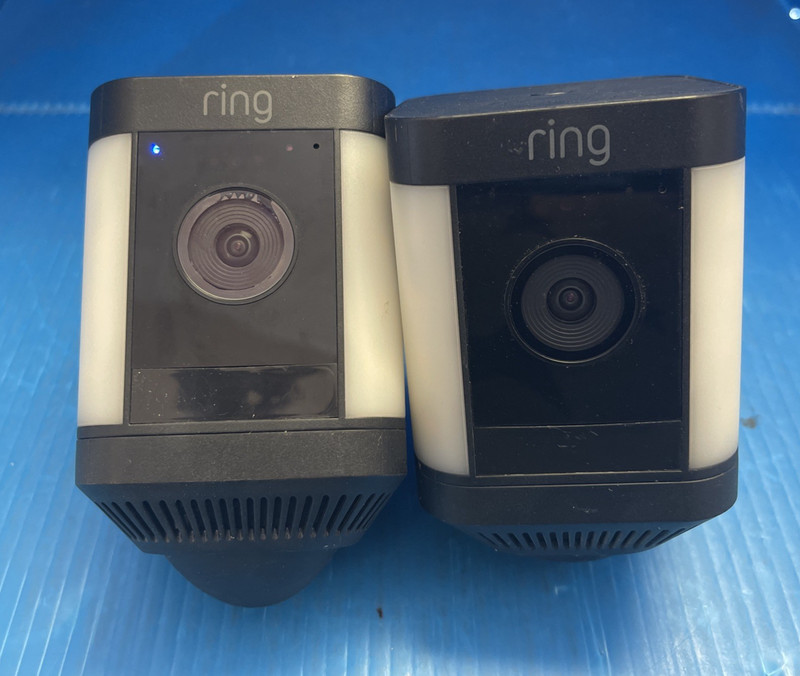 Ring Spotlight Cam Wireless Wi-Fi 1080p Outdoor Camera Black w/ battery lot of 2