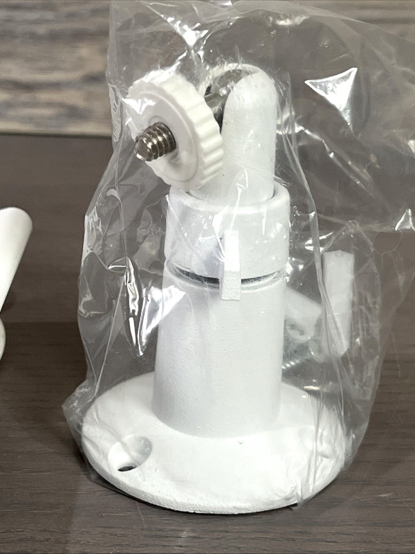 Arlo Essentials Add On 2K SecurityCamera, VMC3050, w/Solar Panel VMA6600 gallery