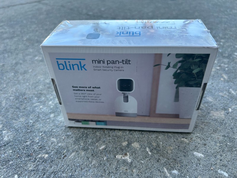 Blink Mini Pan-Tilt Camera - White gallery