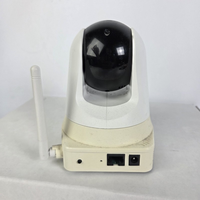 D-Link Pan and Tilt Day/Night Network Camera DCS-5020L NOT TESTED gallery