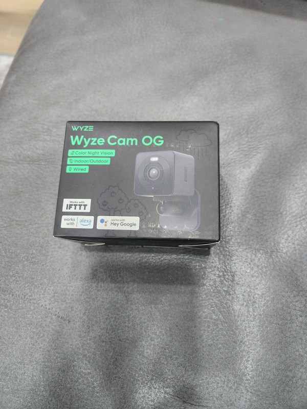 Wyze Cam OG 1080p Color Night Vision Spotlight Black Wi-Fi Smart Sealed