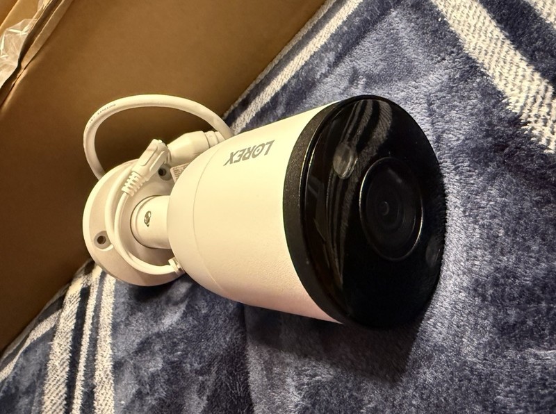 Lot of 4 Lorex 4K Ultra HD Smart Deterrence IP Cameras E893AB-Z4 gallery