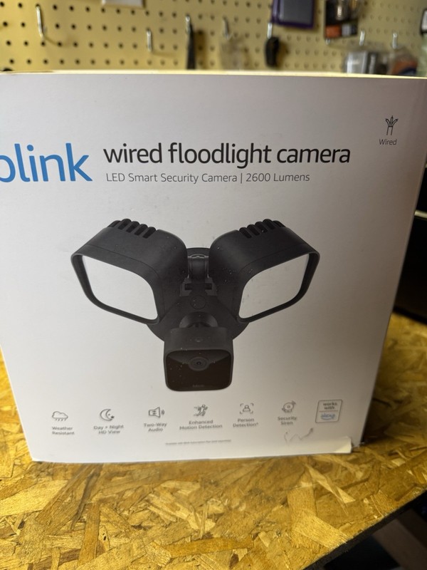 Blink Wierd floodlight Camera