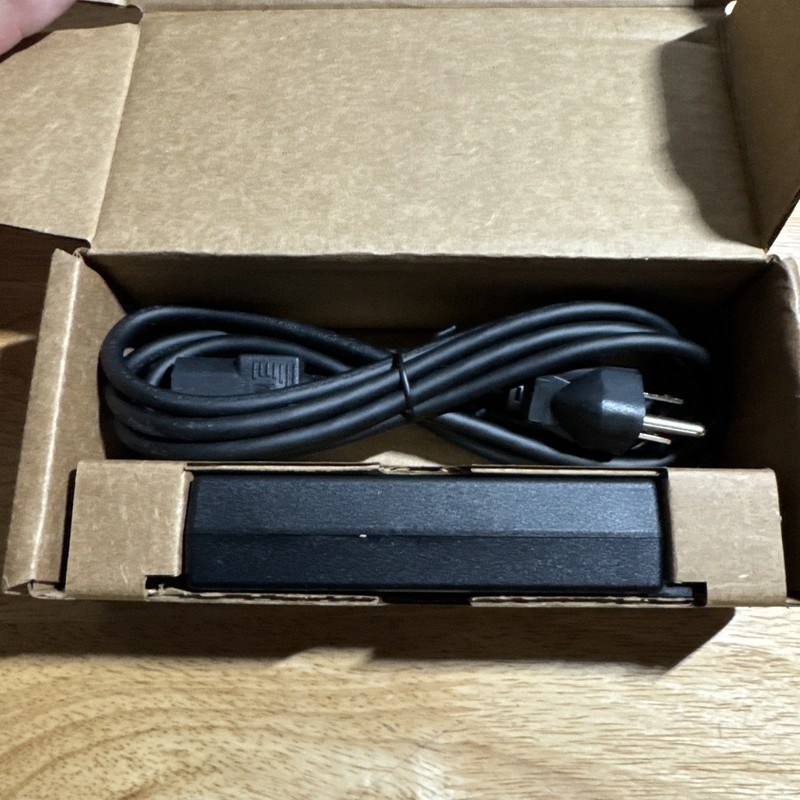 AXIS 30 W Midspan P/N: 02172-004 POE INJECTOR PLUG and PLAY 10/100/1000 Mbps gallery