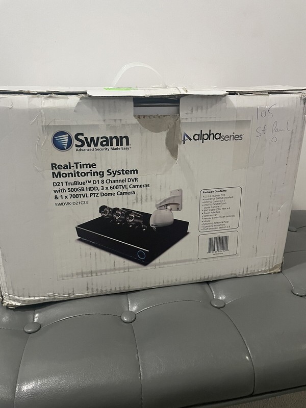 SWANN COMPLETE SYSTEM 8 Channel DVR 3 X 600TVL CAMERAS + 1 X 700TVL DOME CAMERA