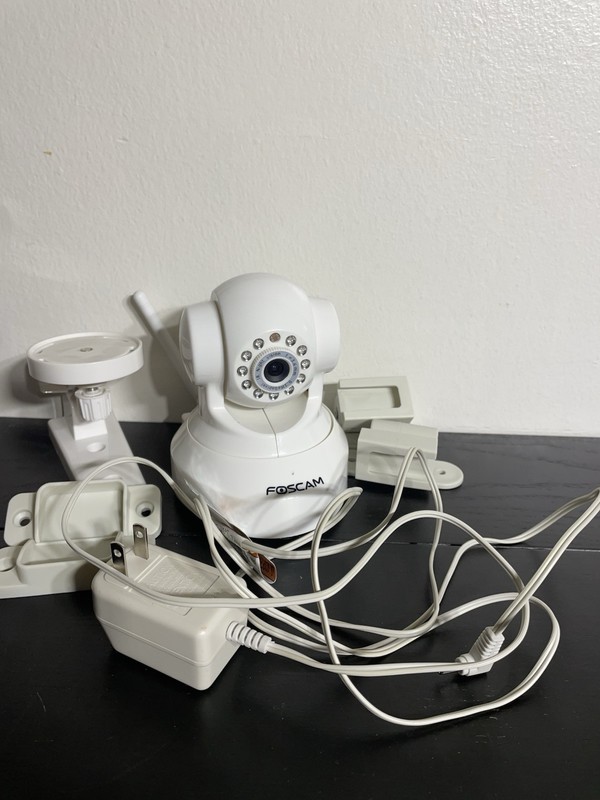 Foscam FI8910W White Wireless Tilt Two-Way Audio Night Vision IP Network Camera