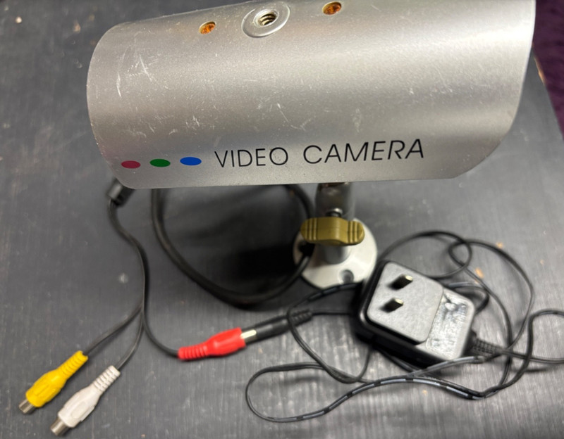Color CMOS Video Camera Model LYD-804C base weather shield power supply no brand