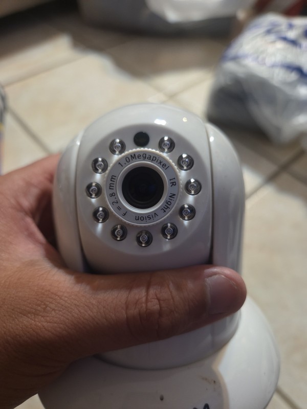 Foscam FI9821W 720P HD Resolution IP Security Camera R28 Untested gallery